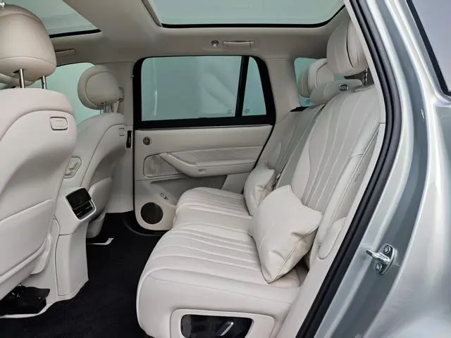 AITO Ask the world M8 Extended range Max+ five-seater version