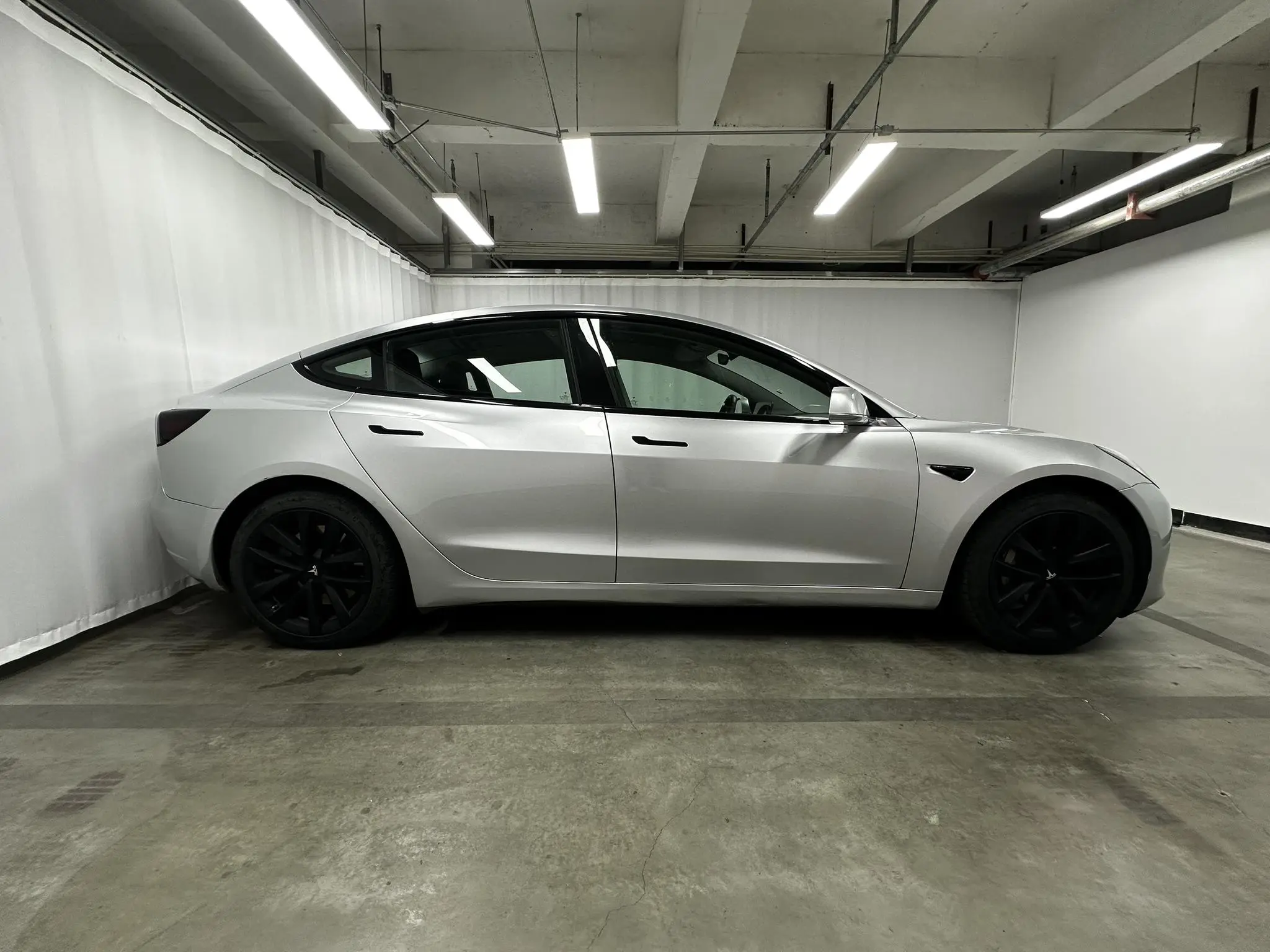 Tesla Model 3 Upgraded version of standard battery life rear drive