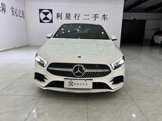 Mercedes-Benz Mercedes-Benz A-class A 200 L sports sedan fashion Version
