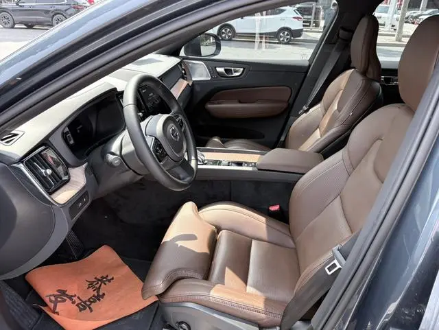 Volvo Volvo XC60 PHEV T8 four-wheel drive long battery life Zhiya Deluxe Edition