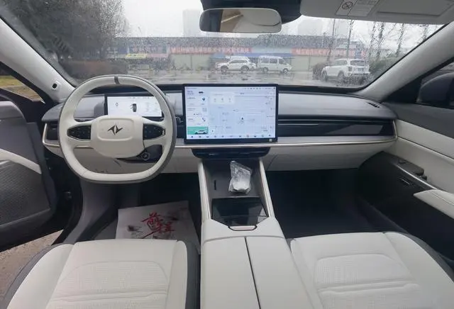 Dongfeng eπ eπ007 Pure electric 540 four-wheel drive Max version