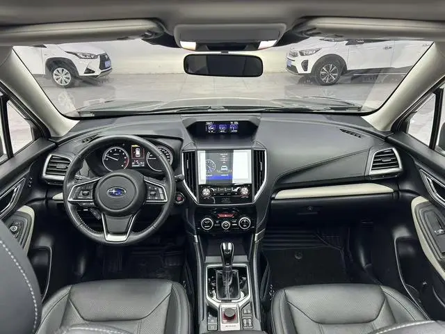 Subaru FORESTER Forester 2.0i AWD Deluxe Edition EyeSight