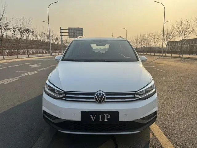 Volkswagen Touran L 280TSI DSG Extension Edition 7 seats