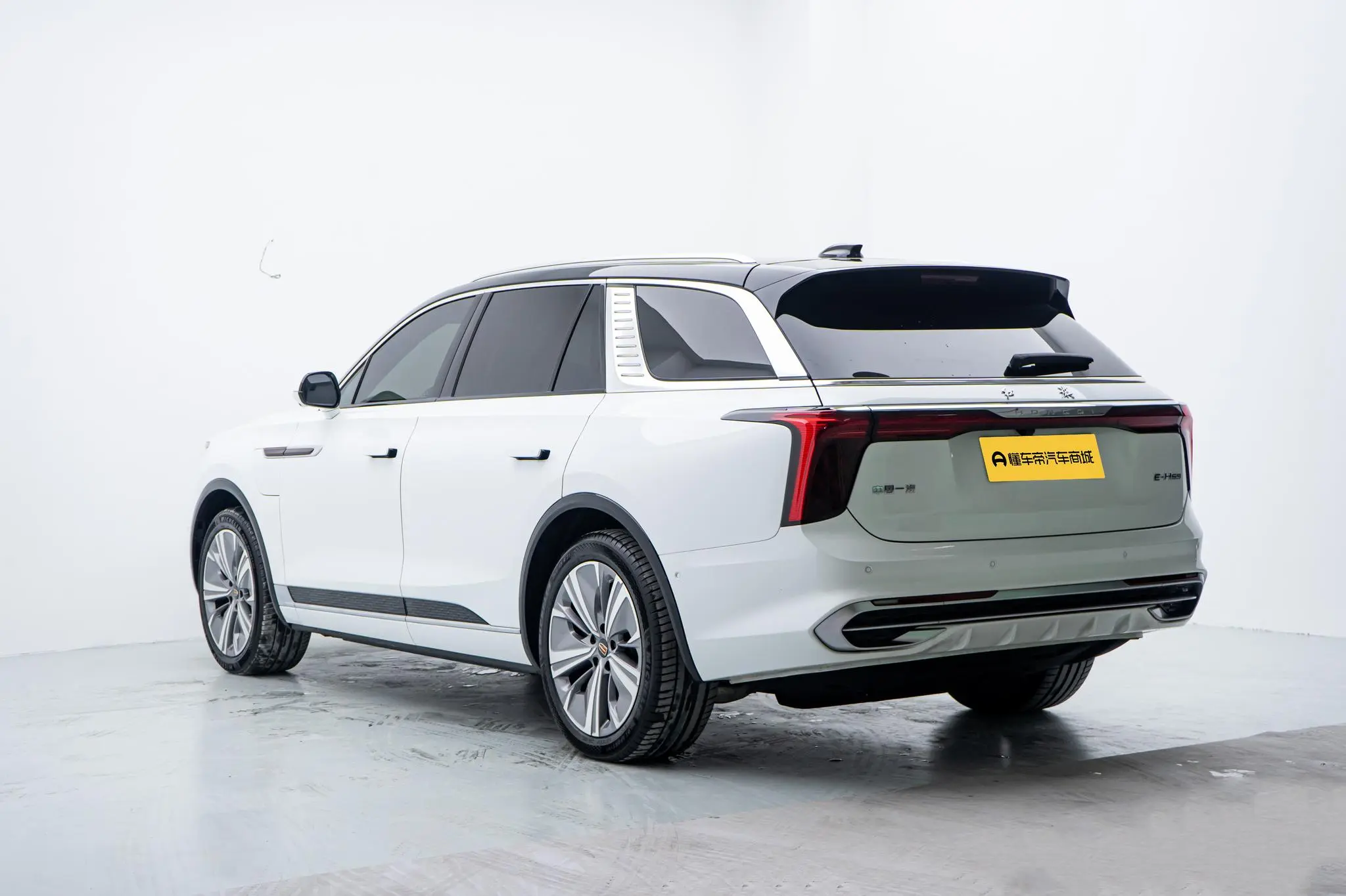 Hongqi Hongqi E-HS9 Facelifted 690km flag enjoy edition six-seater