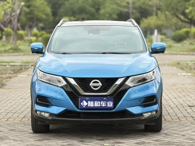 Nissan Qashqai 2.0L CVT Deluxe Edition