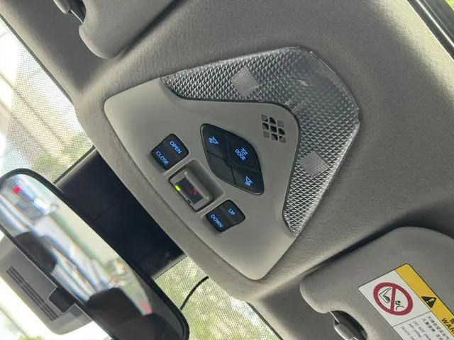 TOYOTA IZOA 2.0L Yixiang Edition