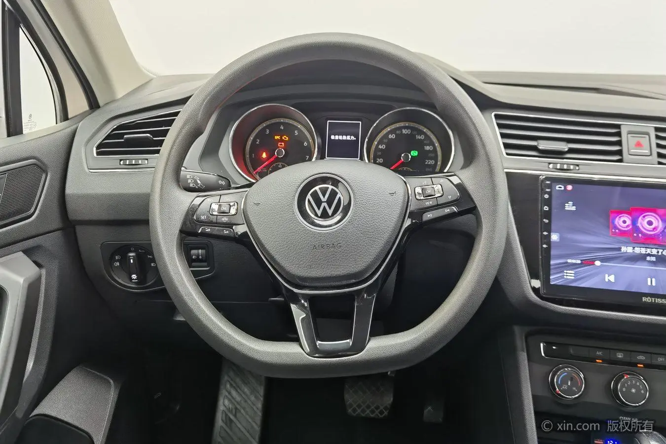 Volkswagen Tiguan L 280TSI automatic two-wheel drive Smart edition