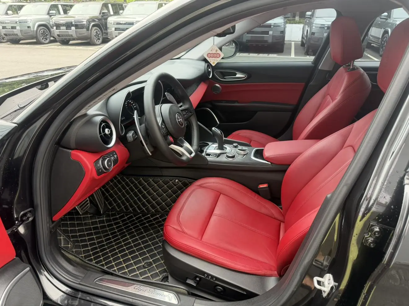 Alfa Romeo Giulia 2.0T 280HP Track Limited Edition