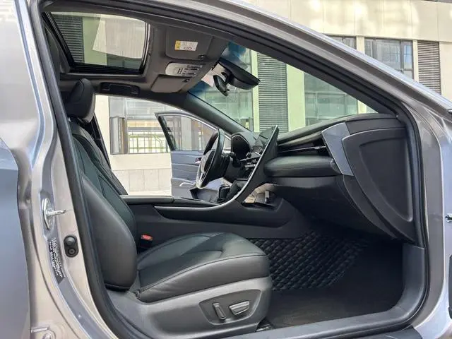 TOYOTA Asian dragon 2.5L Deluxe Edition