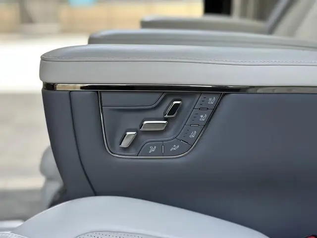ZEEKR ZEEKR 009 Seven-seater aisle version four-wheel drive 108kWh