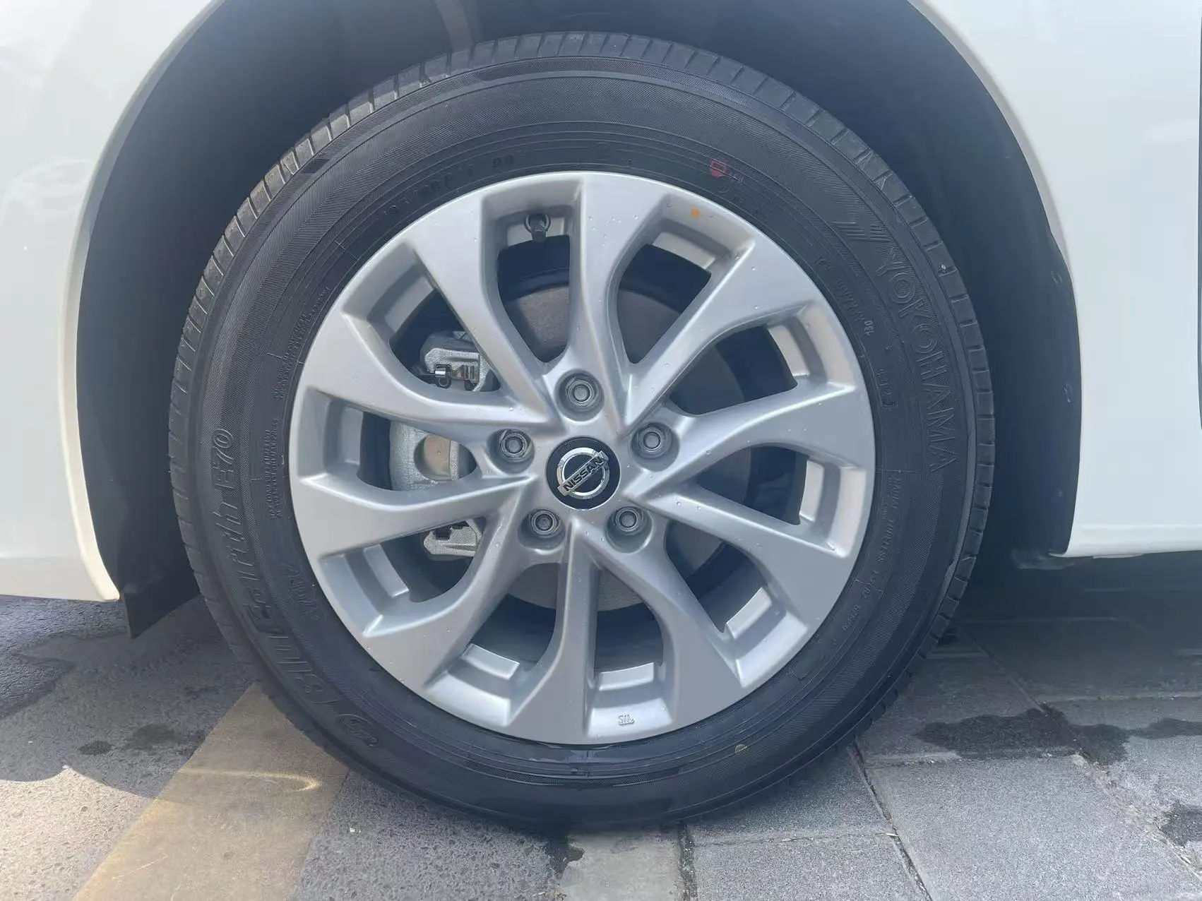 Nissan Xuan Yi Classic 1.6L CVT Peace of Mind Edition