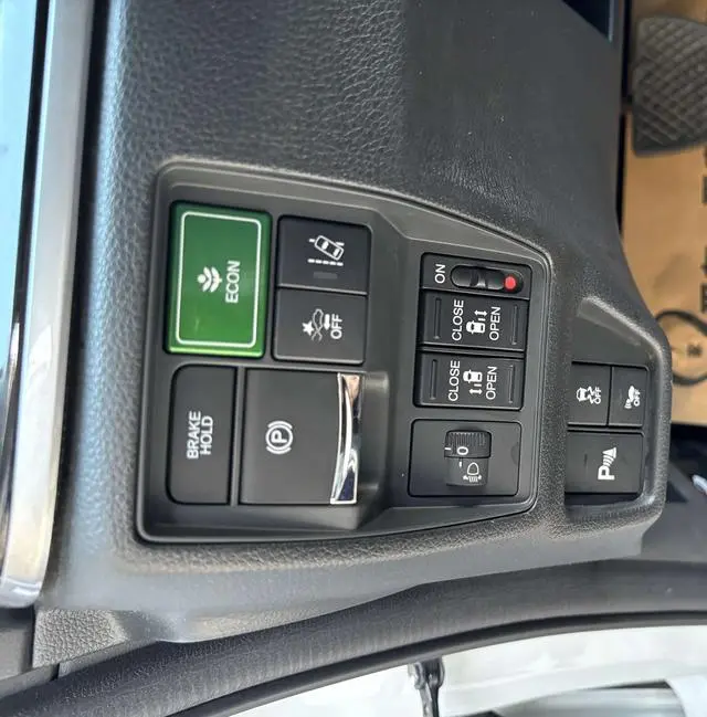 Honda Odyssey 2.0L Rui*Zhixiang Edition