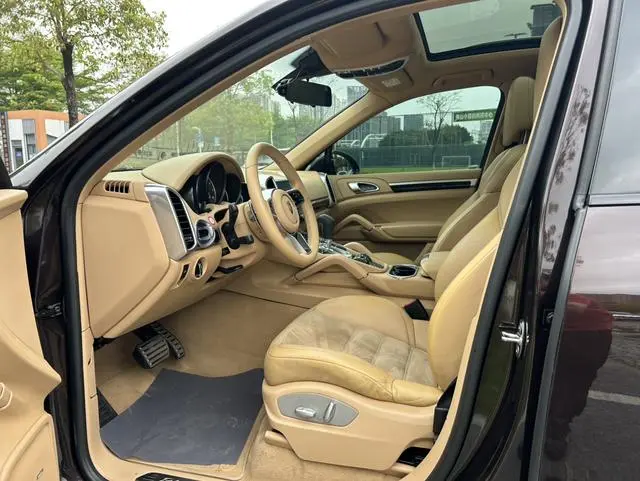 Porsche Cayenne Cayenne Platinum Edition 3.0T