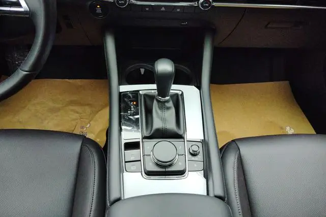 Mazda Mazda 3 Angkesaila 2.0L automatic premium version
