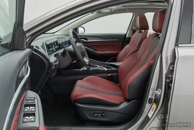 Changan Yidong PLUS Blue Whale NE 1.4T GDI DCT Flagship