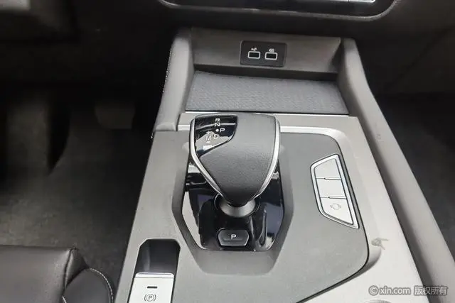 Dongnan Southeast DX8S 1.5T DCT Chief Edition 5 Seats