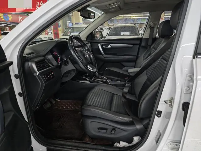 Kia Smart running 2.0L Automatic Smart Enjoy Deluxe Edition