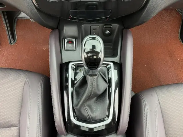 Nissan Qashqai 2.0L CVT Deluxe Edition
