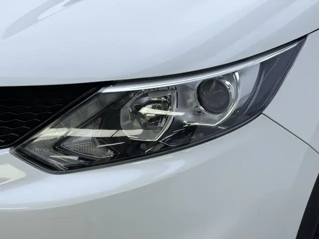 Nissan Qashqai 2.0L CVT Deluxe Edition Country V