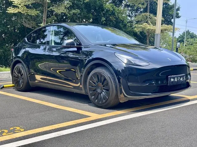 Tesla Model Y Standard battery life, rear-wheel drive version
