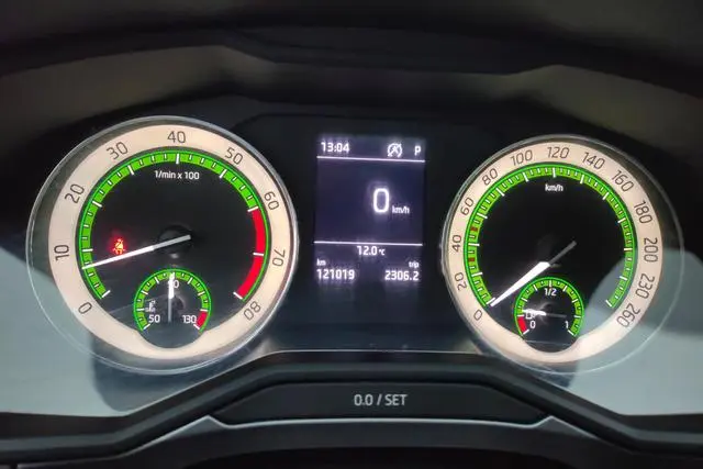 Skoda Speed pie ZI330 DSG Comfort Edition Country V