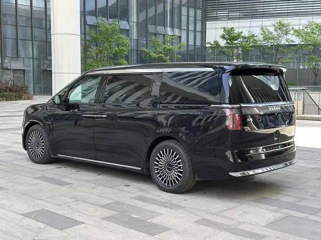 ZEEKR ZEEKR 009 Seven-seater aisle version four-wheel drive 108kWh