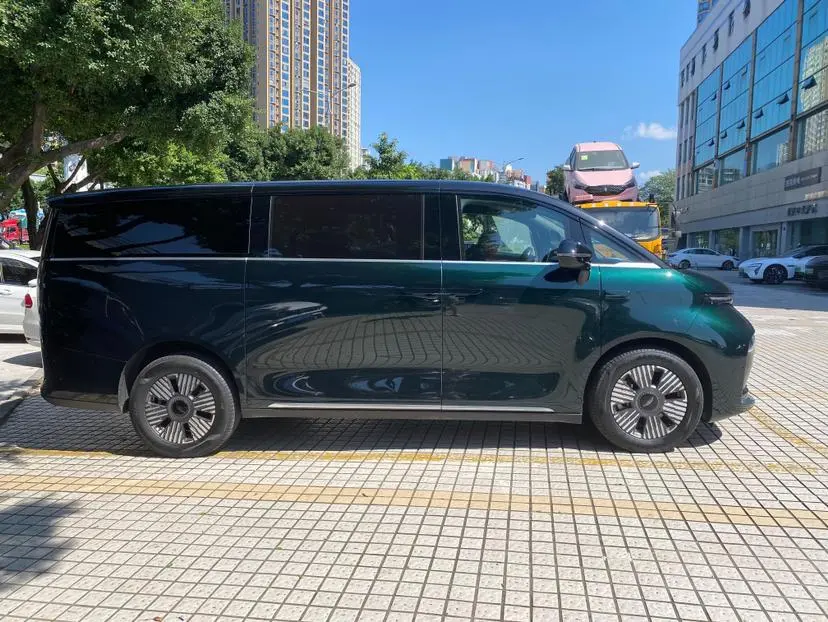 Geely Galaxy Wing true L380 140kWh 6-seater four-wheel drive Ultra