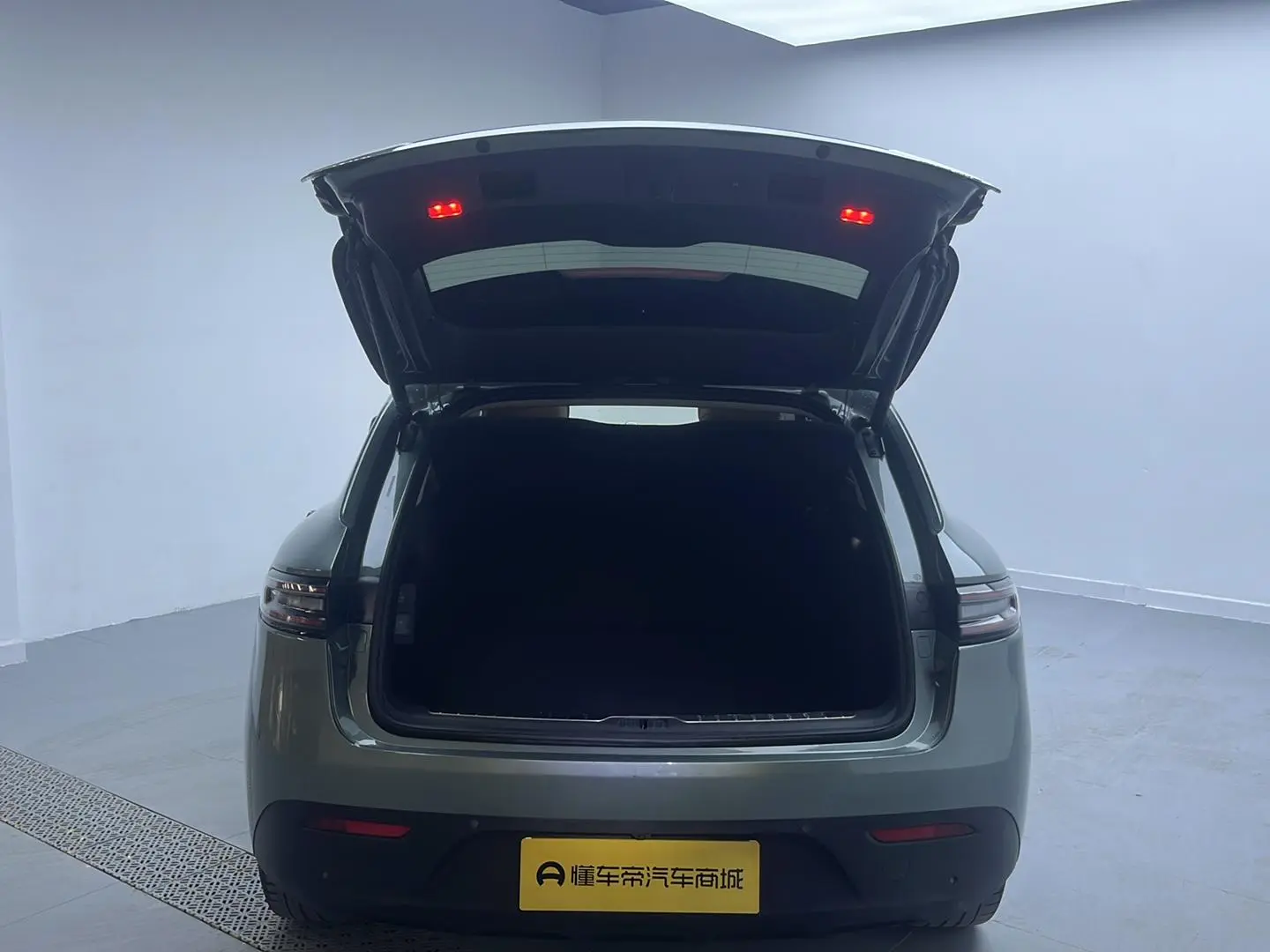 AITO Ask the world M5 Extended range rear drive standard edition