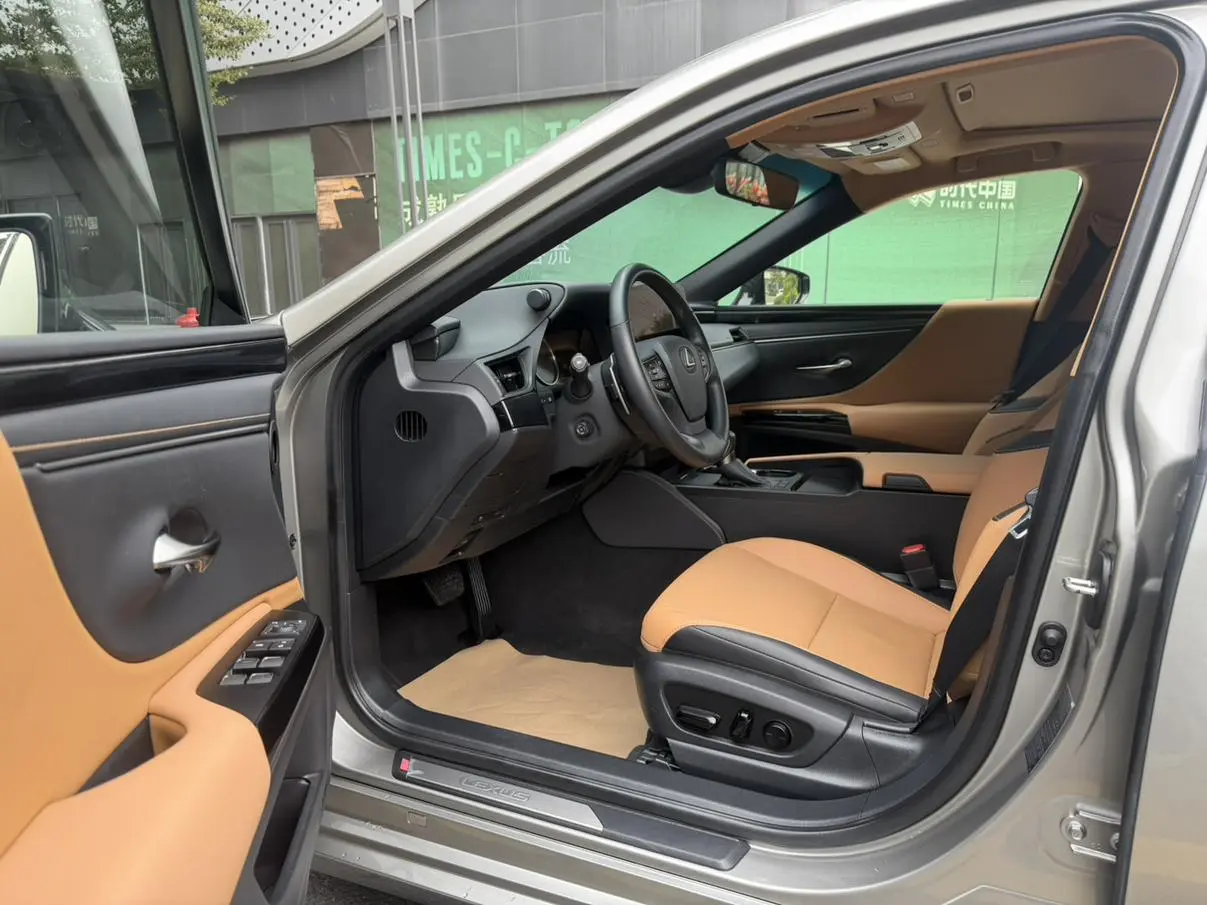 Lexus Lexus ES 200 Excellent Edition