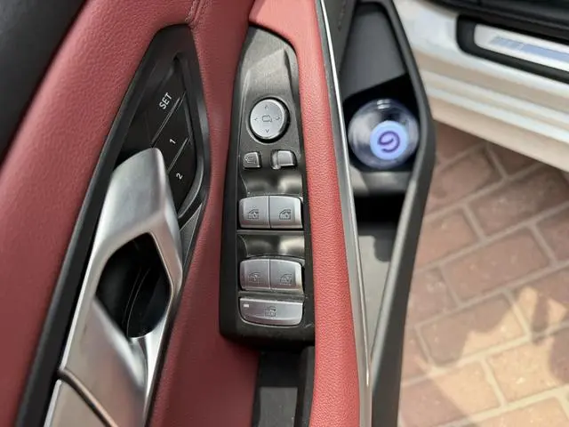 BMW BMW 3 Series Facelift 325Li M sports suit