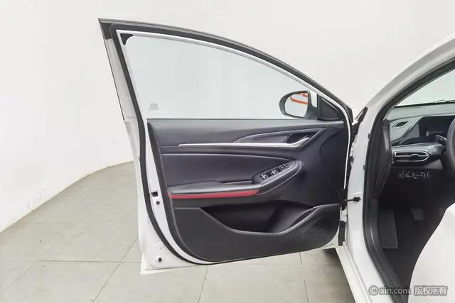 Changan Yidong PLUS 1.6L GDI manual luxury