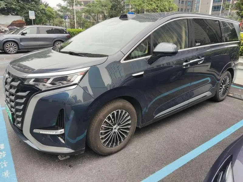 Denza Denza D9 DM Smart driving version 1020 four-wheel drive flagship model