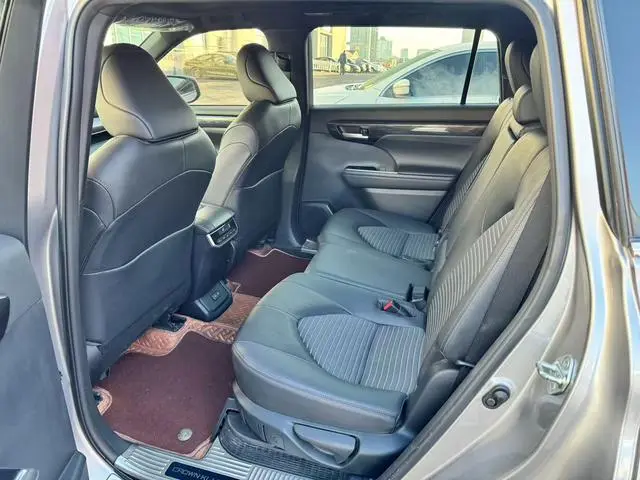 TOYOTA Crown Lufang 2.5L HEV four-wheel drive Deluxe Edition