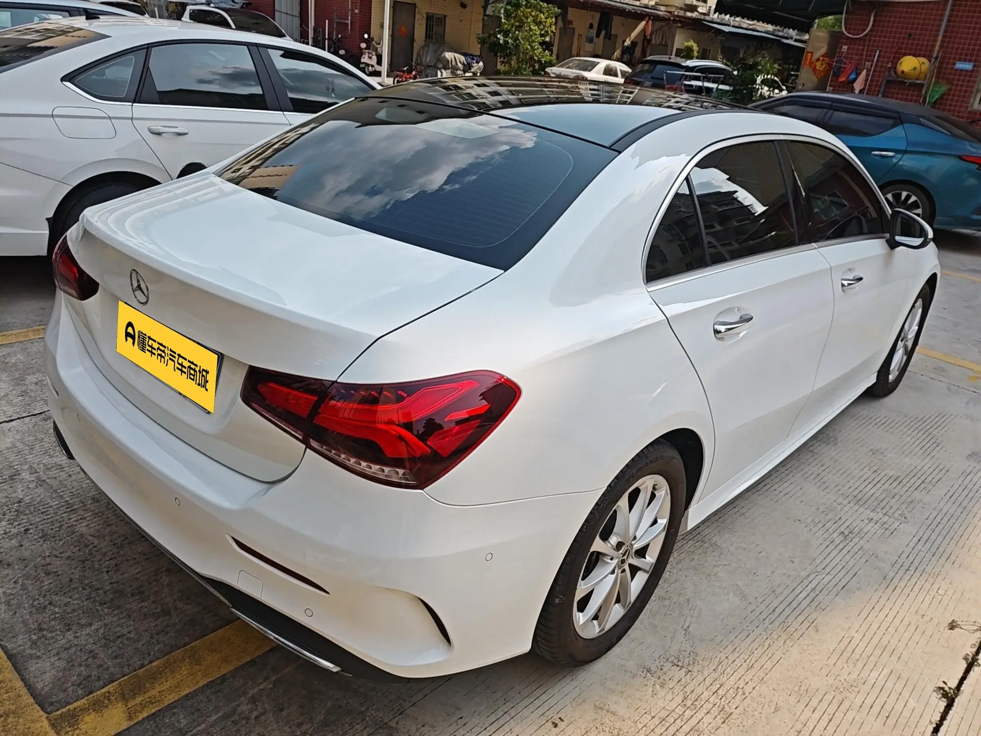 Mercedes-Benz Mercedes-Benz A-class A 200 L sports sedan dynamic Version