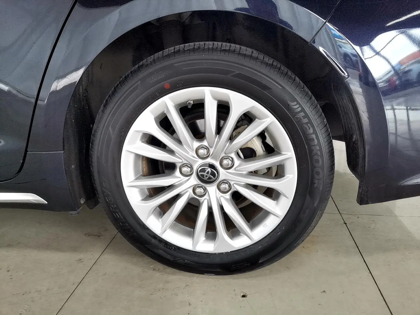 TOYOTA Asian lion 2.0L Premium Edition