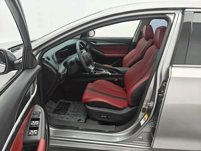 Changan Yidong PLUS Blue Whale NE 1.4T GDI DCT Flagship