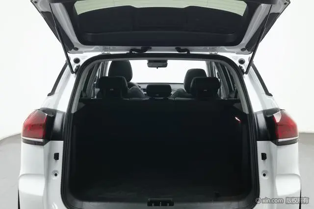 Geely Boyue Boyue X 1.8 TD DCT Smart