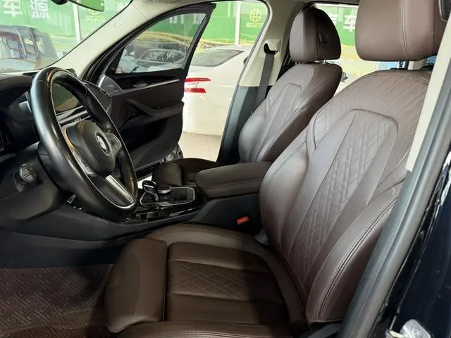 BMW BMW X3 Facelift xDrive25i M sports suit