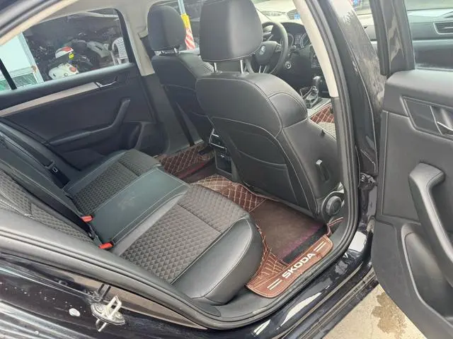 Skoda Speed pie ZI330 DSG Comfort Edition Country V