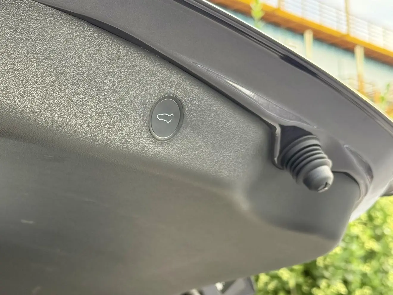 Tesla Model 3 Upgraded version of standard battery life rear drive