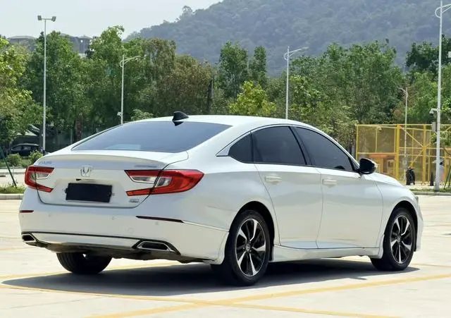 Honda Accord 260TURBO Deluxe Edition Country V