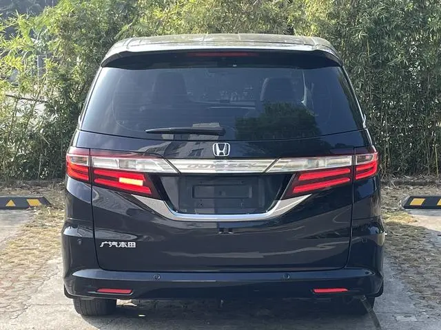 Honda Odyssey 2.4L Deluxe Edition
