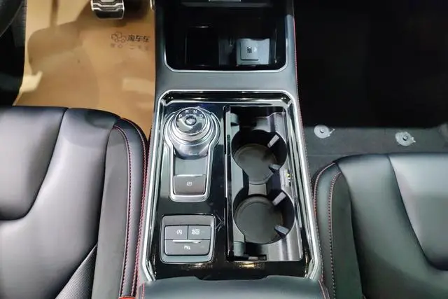 Ford Sharp World PLUS EcoBoost 245 two-wheel drive ST-Line 5 seats