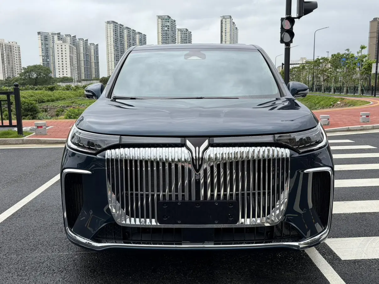 VOYAH Lantu Dreamer PHEV Four-wheel drive Premium Kunpeng Edition