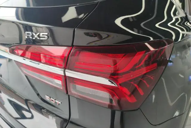 Roewe Roewe RX5 20T two-wheel drive manual Internet Zhihui Edition