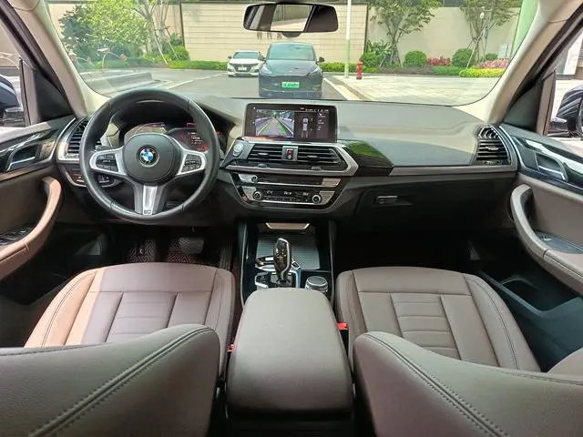 BMW BMW X3 xDrive25i M sports suit