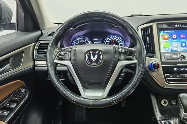 Changan Changan CS95 2.0T two-wheel drive Smart Road version
