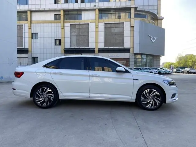 Volkswagen Sagitar 280TSI DSG Flying Edition