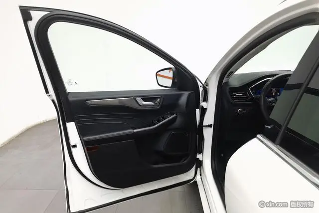 Ford Ruiji EcoBoost 245 four-wheel drive Jiaxiang model