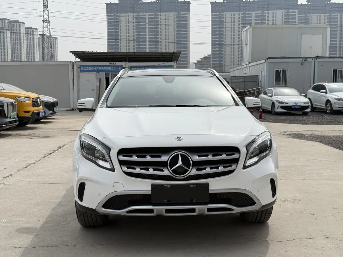 Mercedes-Benz Mercedes-Benz GLA GLA 200 fashion type